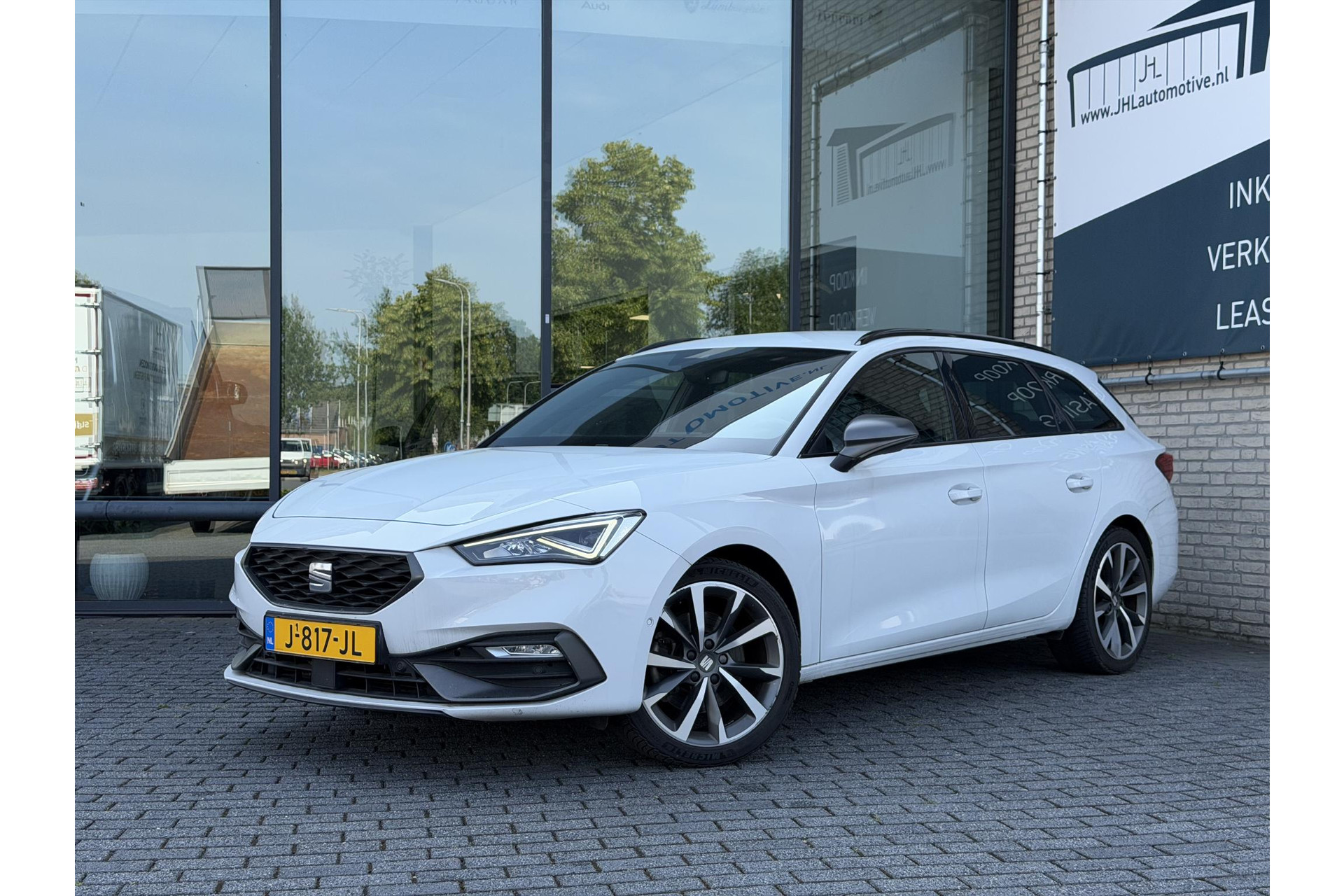 SEAT Leon Sportstourer 1.5 TSI FR facelift *ACC*HAAK*ECC*NAVI*LED*
